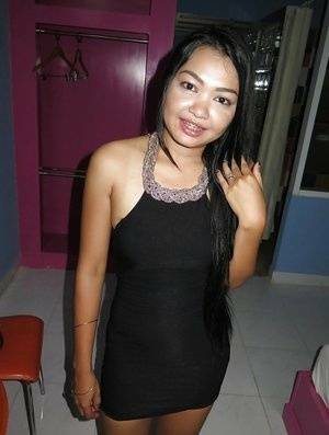 Young Thai barmaid showing off freshly shaved Bangkok pussy - Thailand on fangals.org