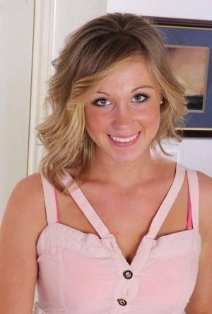 Smiling coed Ashley Jones gets naked for the very first time on fangals.org