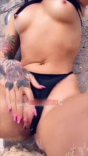 Madeleine Ivyy boobs & pussy flashing on public beach snapchat premium xxx porn videos on fangals.org