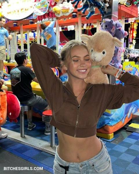 Jordyn Jones Celeb Leaked Tits - Latest Ass Photos on fangals.org