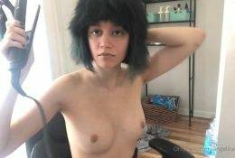 Angelica Topless AngelicaSlabyrinth Hair Straightening Leaked Video on fangals.org