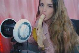 Luz ASMR Eating A Banana Video on fangals.org