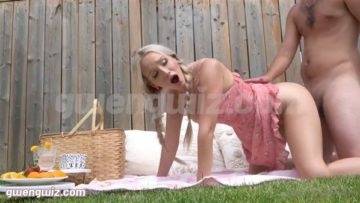 Gwen Gwiz Nude Summer Garden Picnic Sextape Fucking Video Leaked on fangals.org