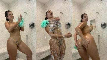 Lena The Plug Nude Shower Porn Video Leaked on fangals.org