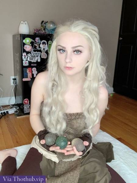 Lauren Dragneel Nude Mother Of Dragons Cosplay on fangals.org