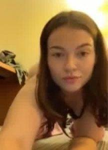 Cute american teen teasing her ass on periscope - Usa on fangals.org