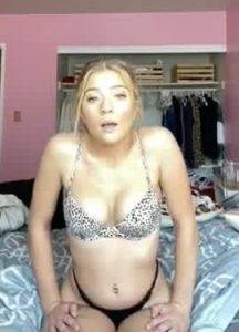 Blonde teen touching her pussy on periscope on fangals.org