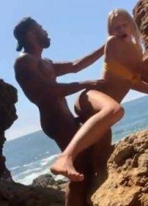 Couple caught fucking on the beach, who is the girl? F09F98B3 on fangals.org