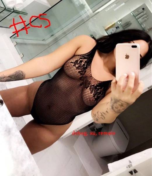 Demi Lovato Nude on fangals.org