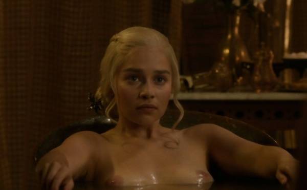 Emilia Clarke Naked on fangals.org