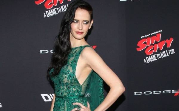 Eva Green Sexy on fangals.org