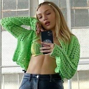 MADDIE ZIEGLER FLAUNTS HER TITS AND ASS thothub on fangals.org