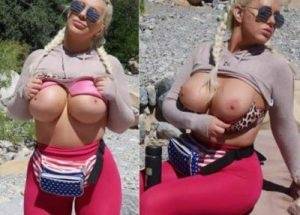 Tara Babcock Topless Hiking Nudes NEw Leaked on fangals.org