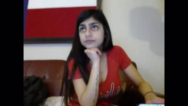 Mia Khalifa nude on fangals.org