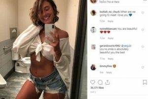 YESJULZ Full Nude Porn Video Leak on fangals.org