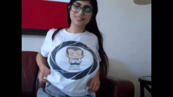 Mia Khalifa Nude on fangals.org