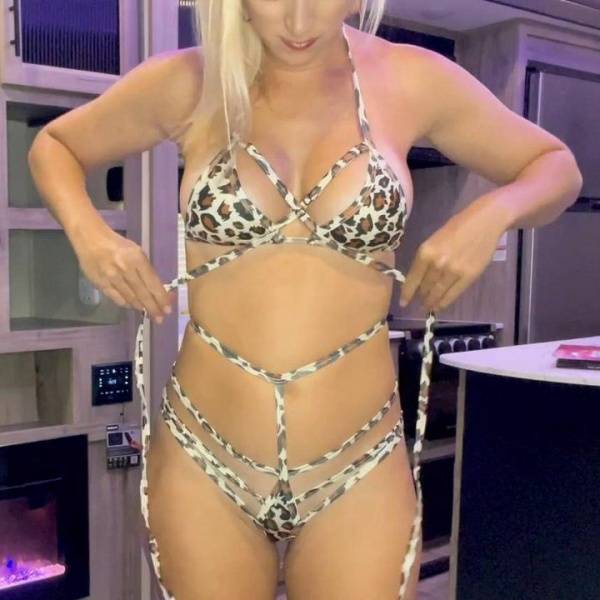 Vicky Stark Sexy Tiger Bikini Try On Onlyfans Video Leaked on fangals.org