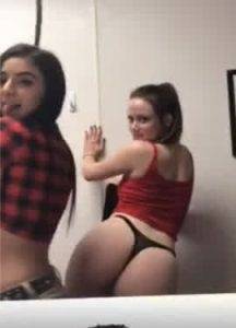 American girls naughty on periscope - Usa on fangals.org