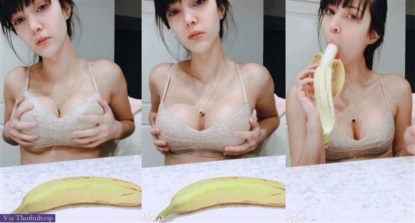 CinCinBear Nude Banana Blowjob Video on fangals.org