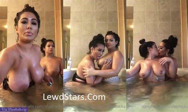 Shethick Nude Bathtub Lesbian Porn Video on fangals.org