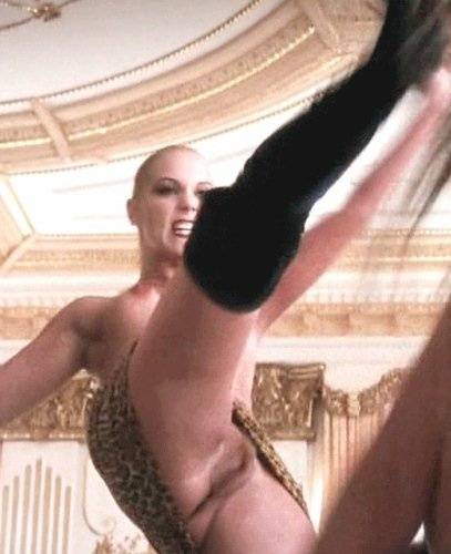 Elizabeth Berkley Nude on fangals.org