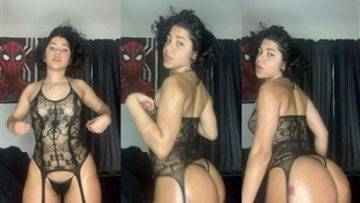 Strawbootyy Nude Onlyfans Black Lingerie Twerking Leaked on fangals.org