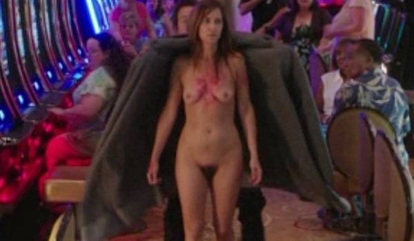 Kristen Wiig Nude on fangals.org