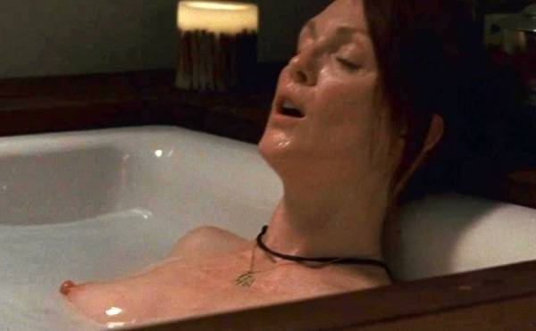 Julianne Moore Naked on fangals.org