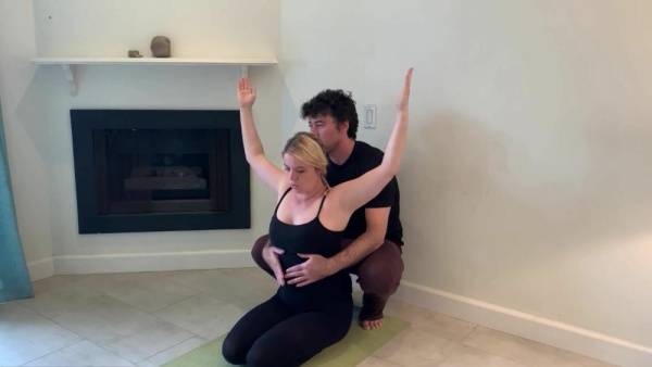 Stepson helps stepmom with yoga and stretches her pussy (2)1 2 on fangals.org