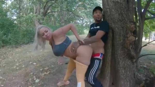 PAWG ass Blonde Cougar Get fucked in park1 on fangals.org