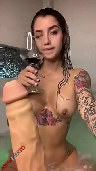 Agata Ruiz bathtub tease & dildo blowjob snapchat premium xxx porn videos on fangals.org