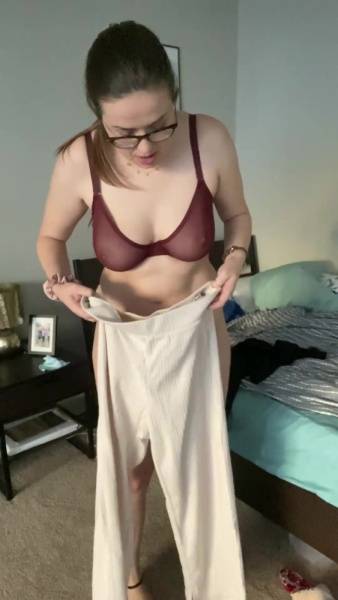 Curvy baby curvy_baby lol i really struggle with these pants onlyfans xxx porn on fangals.org