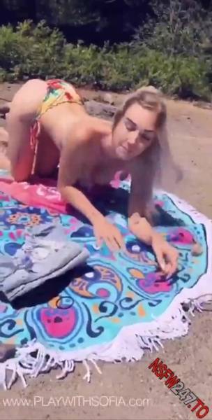 Sofia Blaze beach show snapchat premium xxx porn videos on fangals.org