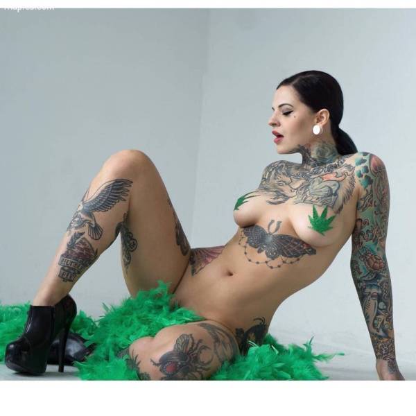 Heidi Lavon Nude on fangals.org