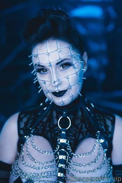 Meg Turney Pinhead Set on fangals.org