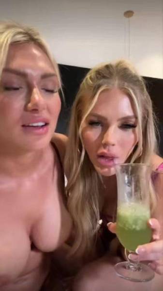 ScarlettKissesXO Nude Lesbian Livestream OnlyFans Video Leaked on fangals.org