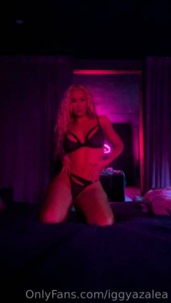 Iggy Azalea Sexy Lingerie Tease Onlyfans Video Leaked on fangals.org