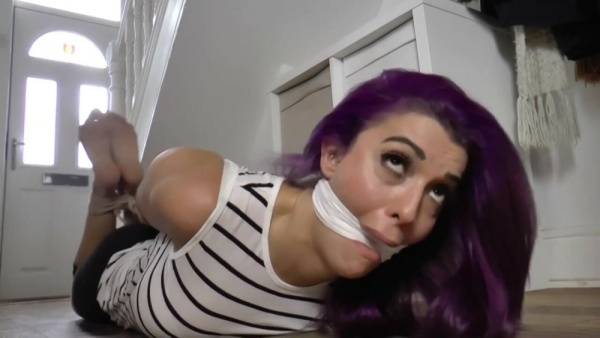 Roxxi cleave gagged and hogtied - Britain on fangals.org