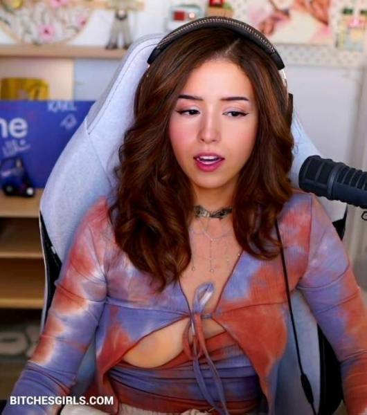 Pokimane Nude Twitch Streamer Leaked Photos on fangals.org