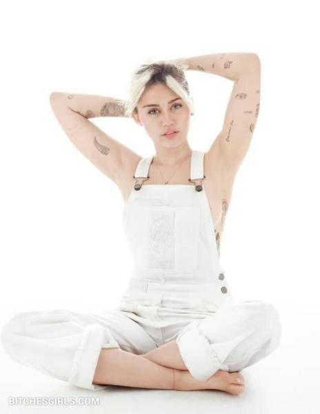 Miley Cyrus Nude Celebrities - Miley Nude Videos Celebrities on fangals.org