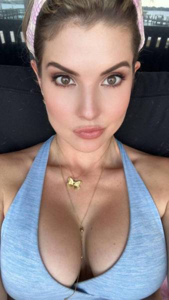 Amanda Cerny Sexy Boobs Cleavage Onlyfans Set Leaked - Usa on fangals.org