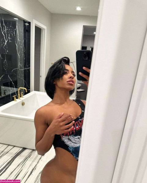 Qimmah Russo OnlyFans Photos #12 on fangals.org