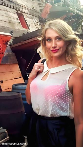 Maude Garrett Youtube Naked Influencer - Maude on fangals.org