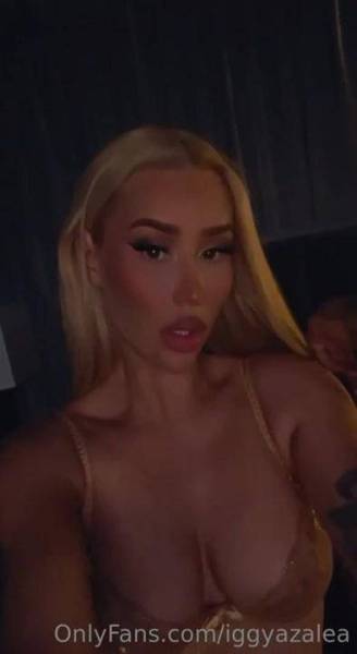 Iggy Azalea Lingerie Selfie Tease Video Leaked - Usa - Australia on fangals.org