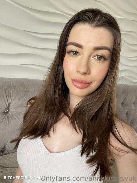 Annakissksyuk Petite Nude Girl - Onlyfans Leaked Nudes on fangals.org