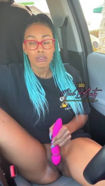 Missbnasty cums in the drive thru again toys female orgasm XXX porn videos on fangals.org