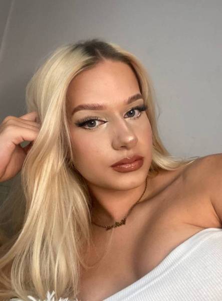 LittleTinyBlonde Onlyfans Leaked Photos