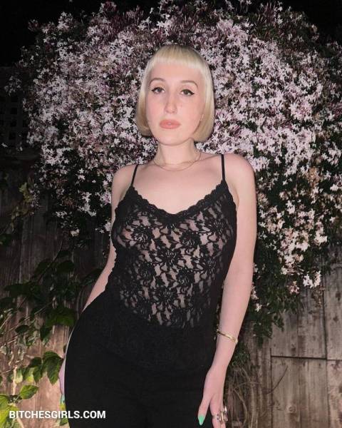 Harleyquinnsmith Nude Celebrities - Harley Quinn Smith Celebrities Leaked Photos on fangals.org