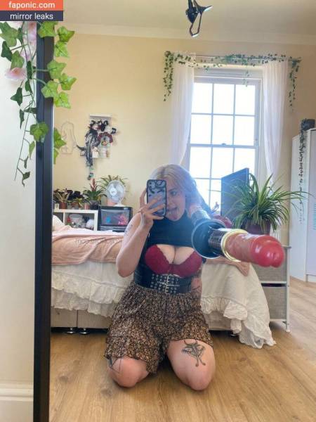 Forestfl0wer aka Miki_rose aka kaiju.rose Nude Leaks OnlyFans on fangals.org