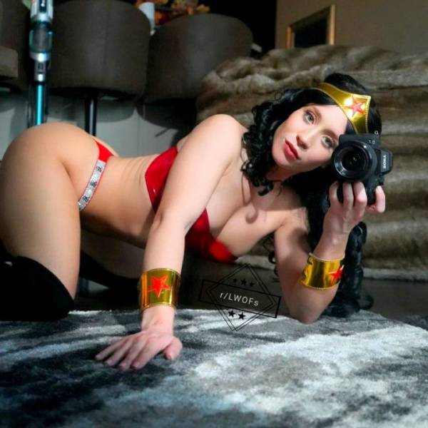 Lizzy Wurst As Wonder Woman Set Leaked on fangals.org